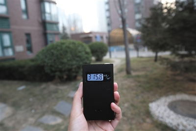 12月21日，四惠某小區(qū)室外PM2.5為315.8ug/m3。